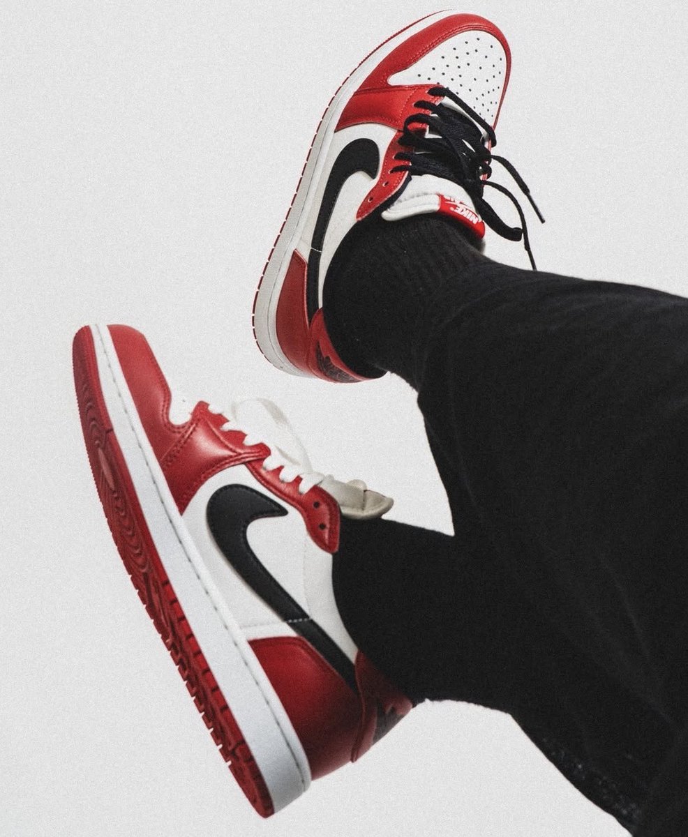 snkr_twitr's tweet image. AD: Jordan 1 Low OG 'Chicago' live later tonight at 12am PT/3am ET via Nakedcph

A bit.ly/3K2yEJB
P bit.ly/47XHccC
T bit.ly/49SEUOC