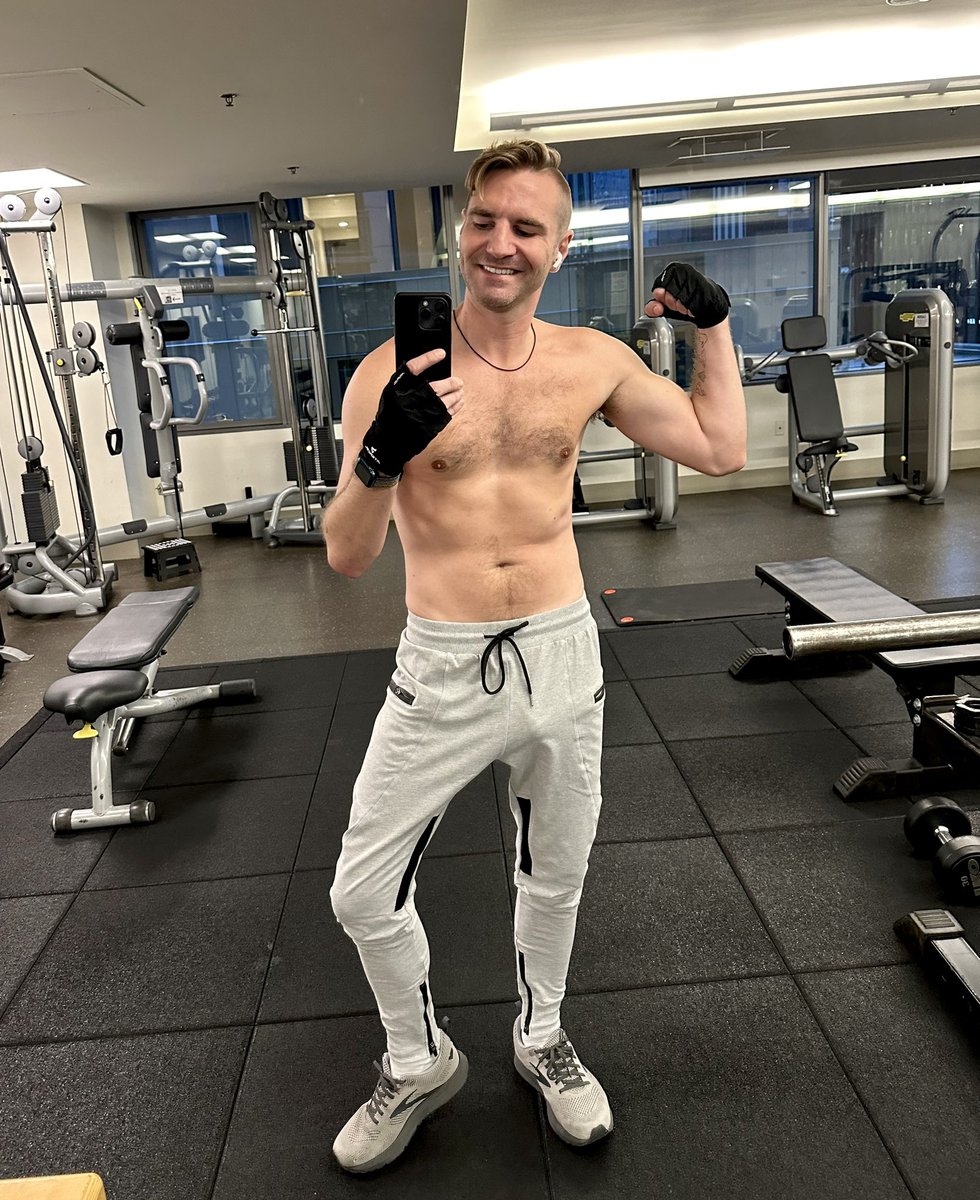 rainygay tweet media