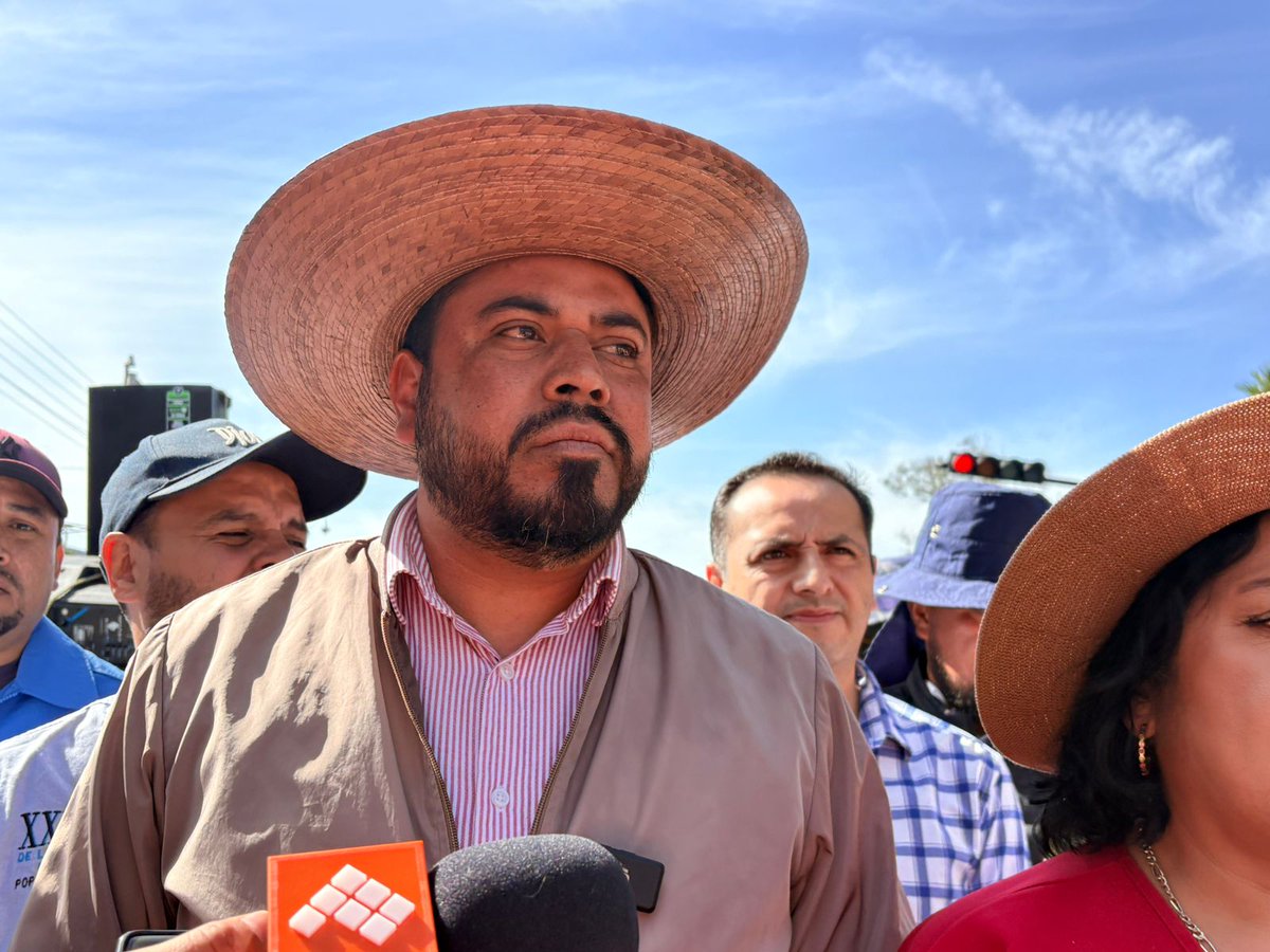 Más de 8 mil escuelas en Michoacán entraron en paro. La CNTE exige fin a la desigualdad entre plazas federales y estatales, además de regularización de claves. ¿Debe resolverse ya? 📚 #CNTE #Michoacán

pcmnoticias.mx/mas-de-8-mil-e…