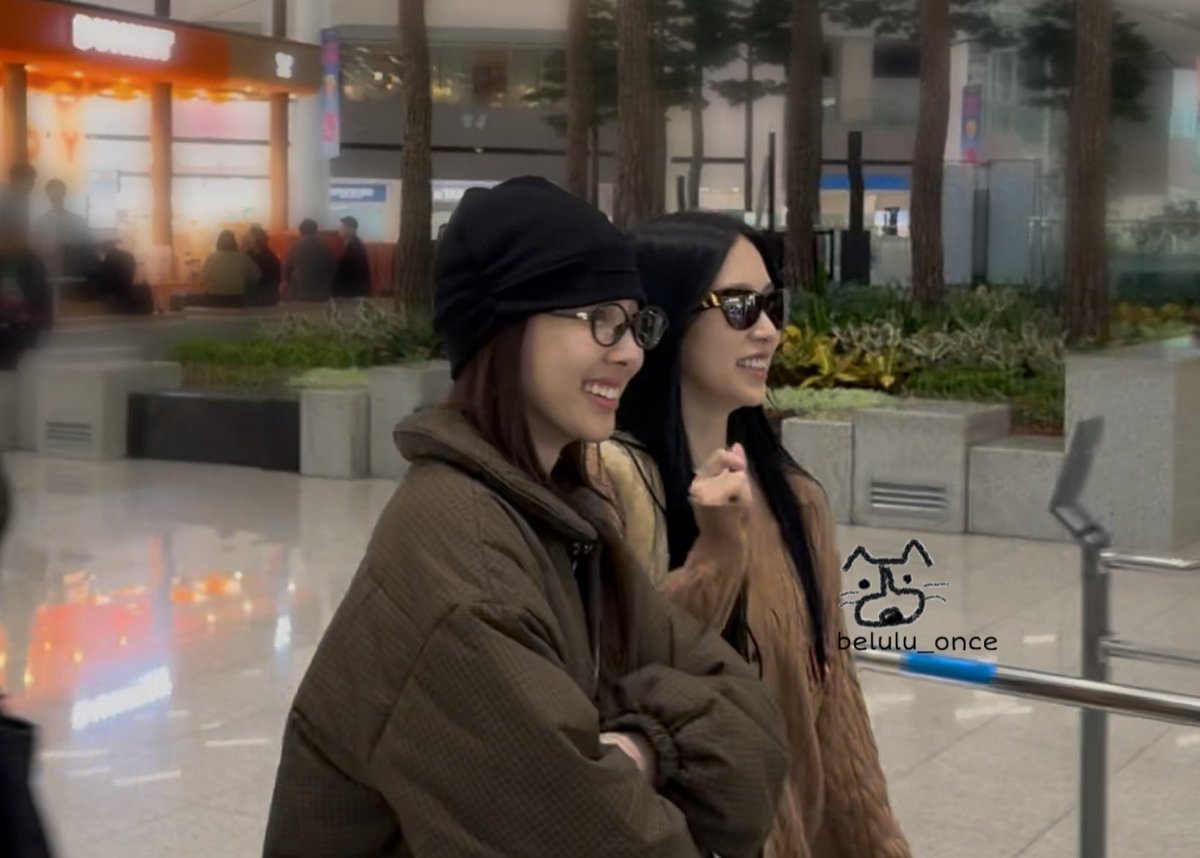 belulu_once's tweet photo. 251115

ミナヨン🚶‍➡️🚶‍➡️🚶‍➡️
たくさん歩いたね…お疲れさま！

#TWICE #MINA #NAYEON
#트와이스 #미나 #나연 #미나연 https://t.co/duXeWNYPgi