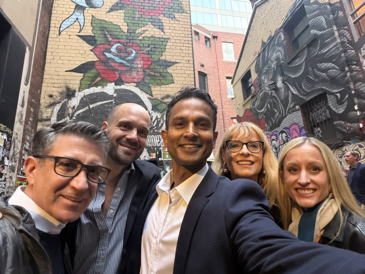 _ShankarSiva's tweet image. 👀A little sneak peek behind the scenes of the traditional laneway walk to the #SABR2025 organising committee dinner 😁 in Melbourne 🇦🇺🦘🐨 #radonc