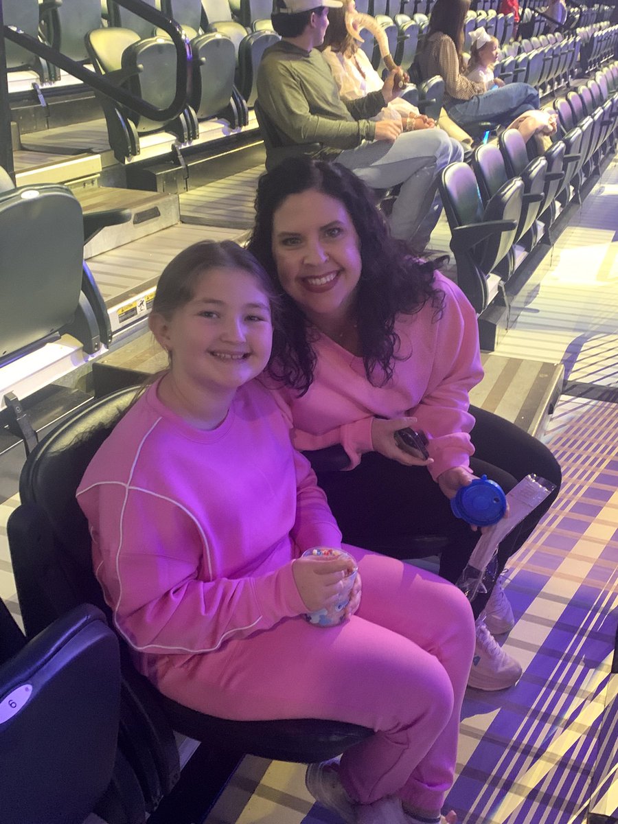 psaylors13's tweet photo. @DisneyOnIce Emma Saylors loves Disney! https://t.co/YEWp0cuq2F