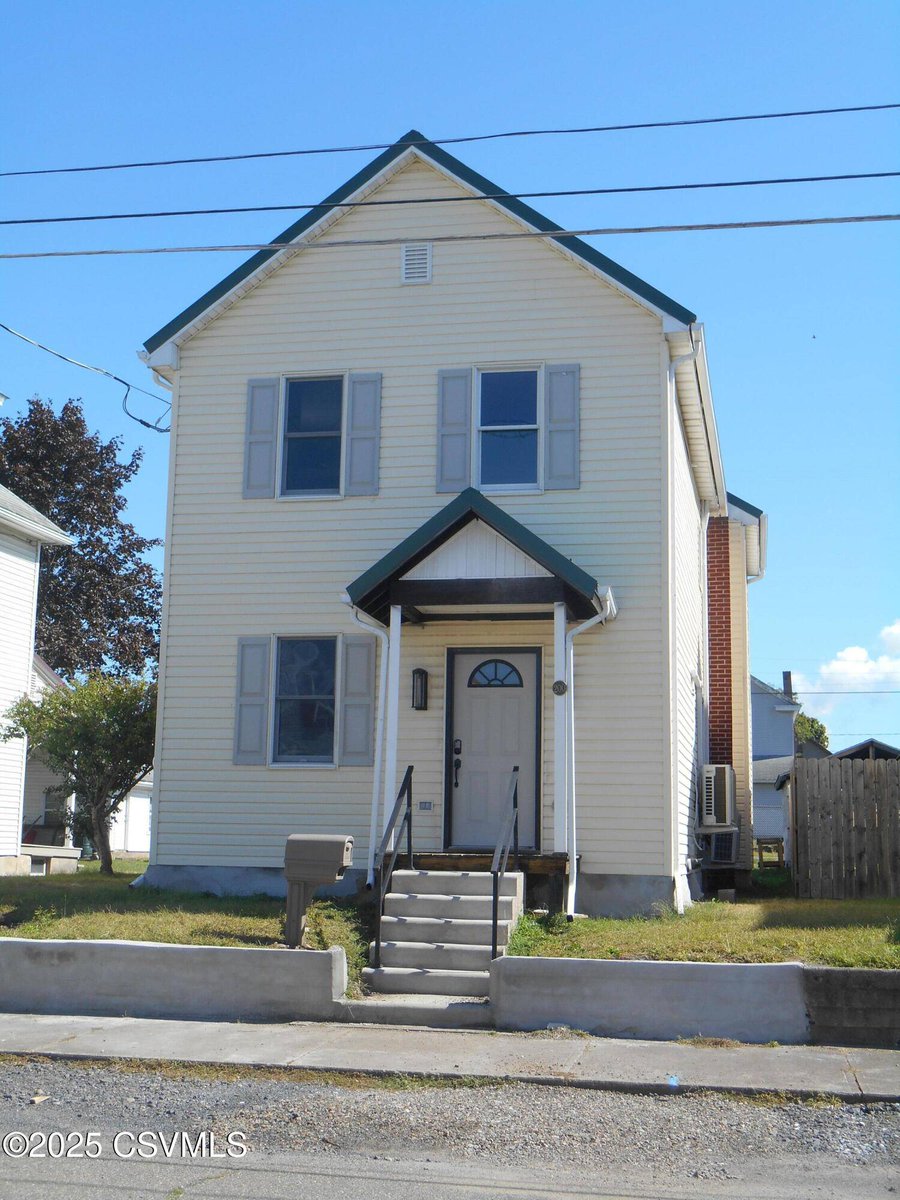 KeyPartnersReal's tweet image. New Listing Price: $210,000
200 IRON ST, Berwick, PA 18603 is a fantastic property with 4 bedrooms and 3.0 bathrooms.
See more here: keypartnersrealty.com/d8rdx3wo