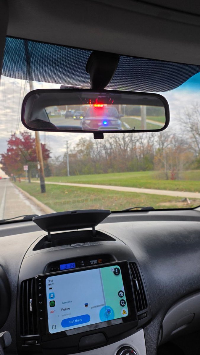 CoxLotta73935's tweet photo. Cops just pulled me over,said they smell a gun. See ya on the otha side boys #goodbyefornow #Newfelon https://t.co/a9fDEXA6gc