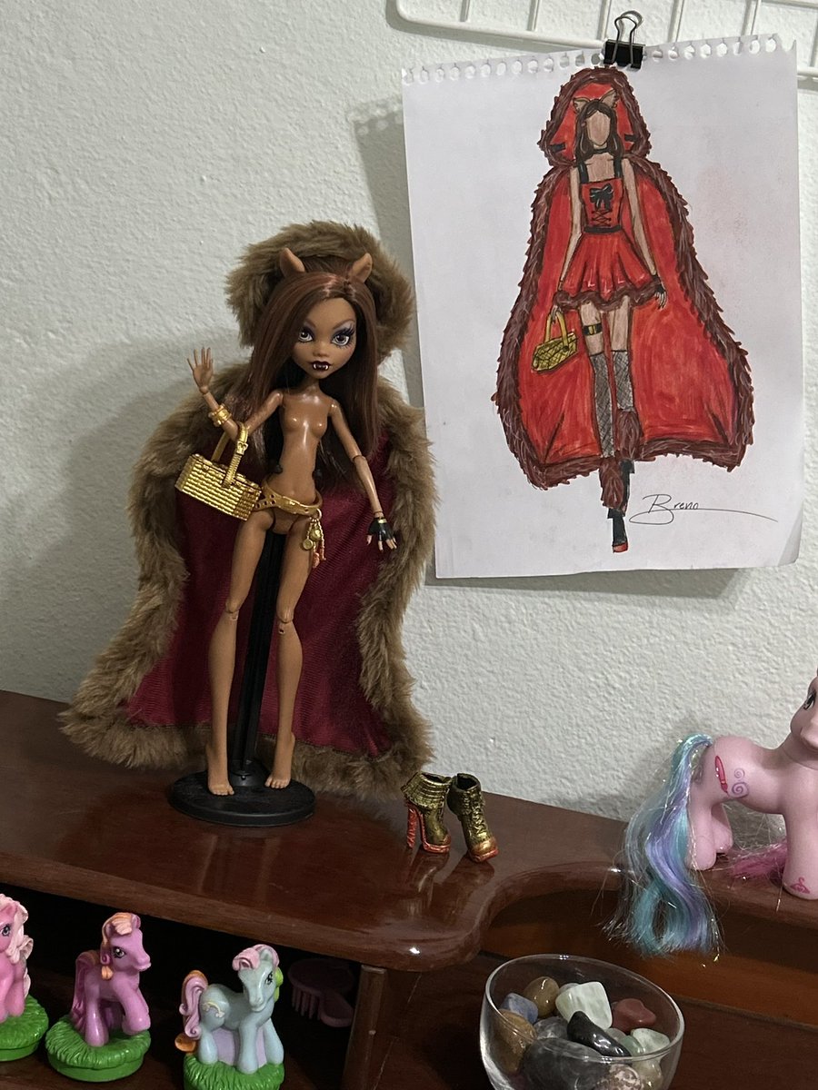 brenofangs's tweet image. essa minha custoom da clawdeen com certeza vai entrar pro top 5 de coisas mais lindas que eu já fiz na vida!!