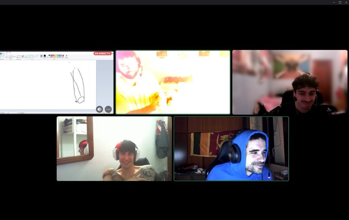 las pibas: ayyy txikas guapas posad para la fotiiii 🥰🥰❤❤😘😘🥹🥹😆😆 ay no k salgo un poco mal mejor saca otra,,, 😿😿

amigas sebas: