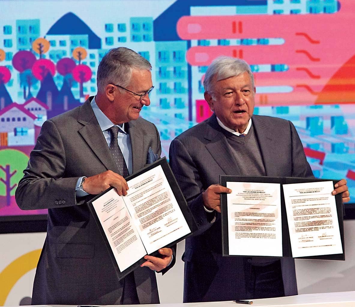 ZomVick's tweet image. Del &quot;amor&quot; al &quot;ya págame&quot; nomás hay un sexenio.