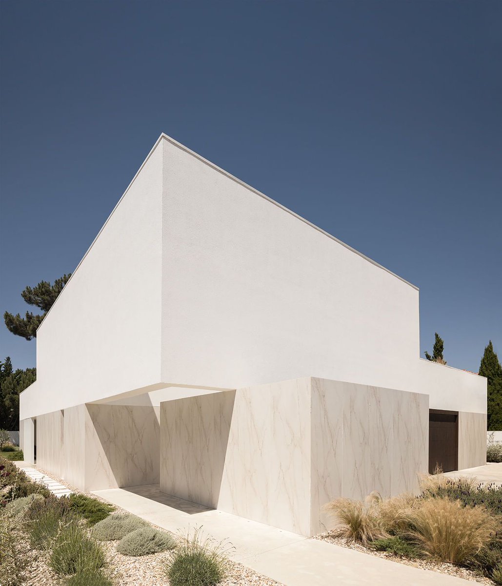 archinect's tweet image. Verdizela House by Estúdio AMATAM 📸 garcês #ArchinectProjects
 
Project details at archinect.com/firms/project/…