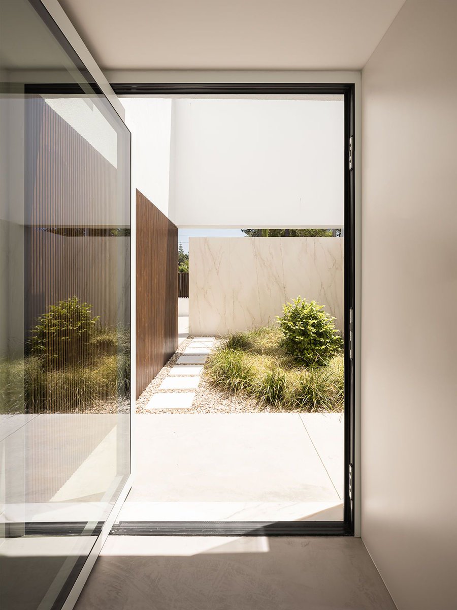 archinect's tweet image. Verdizela House by Estúdio AMATAM 📸 garcês #ArchinectProjects
 
Project details at archinect.com/firms/project/…