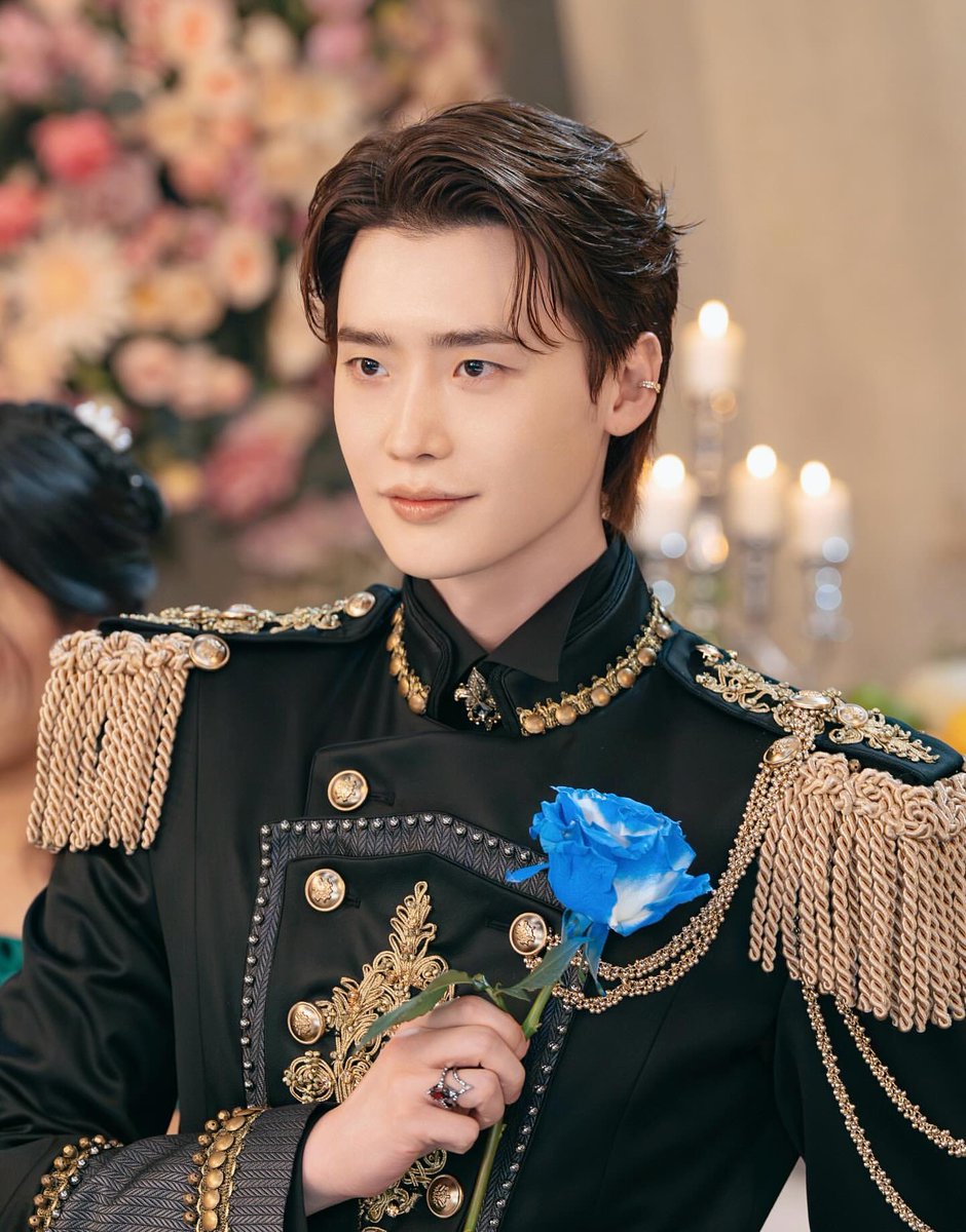 ljsfeels's tweet photo. prince heinrey in the remarried empress 🩶

#TheRemarriedEmpress #LeeJongSuk https://t.co/w1Yve5m1Bp