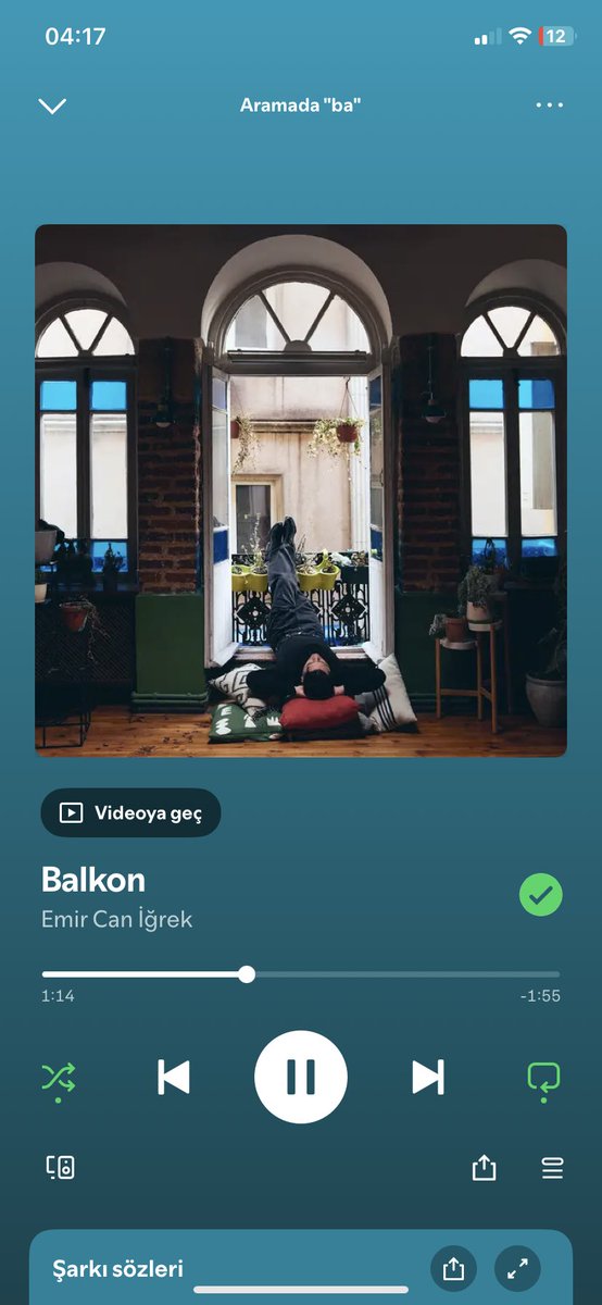 uyanın balkon dinliycez.