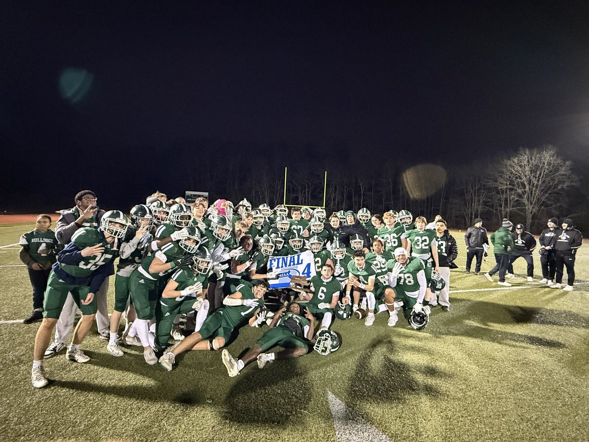 CantonAthletics's tweet photo. Dogs to the final 4!!!! Congrats Gents!! #rolldogs💚🐶 https://t.co/SRucEgKYUp
