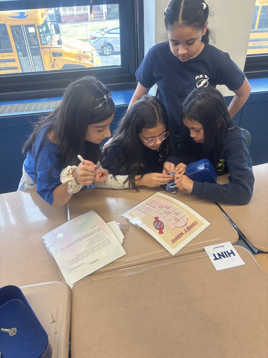 PS191Q's tweet image. Today our 5th graders visited MS 172 for a true middle school experience—switching classes, meeting teachers, and getting ready for next year! #FutureReady #5thGrade @D26Team ⚡️💙