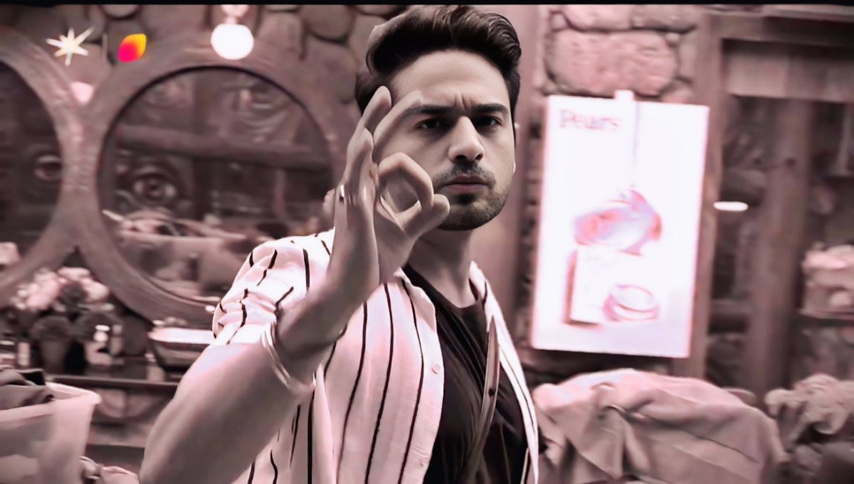 DJamveer's tweet photo. You are today's Hero Gaurav❤🔥

Everything that went down favoured you big time.💯

Exposed the real hypocrisy of other contestants.👏

Loving this clean game, GK’s got his eyes on the trophy while others just wanna stop him.🔥
#BiggBoss19 #BB19 #GauravKhanna https://t.co/fo9w3ZZ5Ma