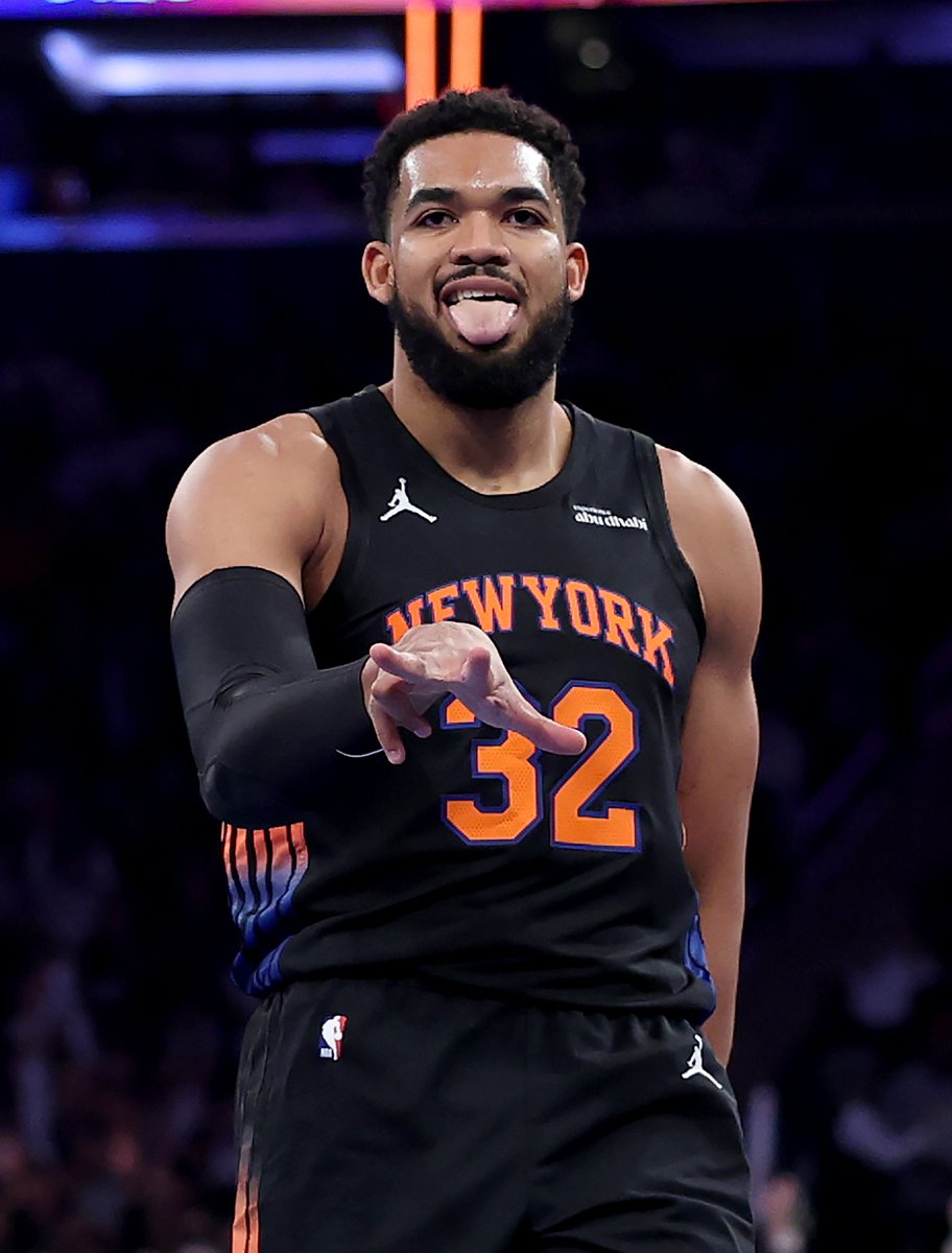 BleacherReport's tweet image. KAT GOES OFF IN THE 1ST HALF 🔥🔥🔥

31 PTS
11-16 FG
6-10 3FG

KNICKS SCORE 76 POINTS AT THE HALF 🤯
