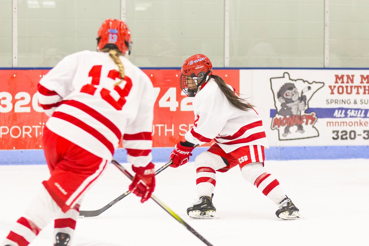 End of 2nd - Mia Lopez scored her 2nd goal and Kaya Pelton-Byce also tallied a goal as <a href="/CSB_hockey/">CSB Hockey</a> takes a 5-1 lead over College of Saint Scholastica in <a href="/MIACathletics/">MIAC</a> action. 

#BenniePride #D3hockey