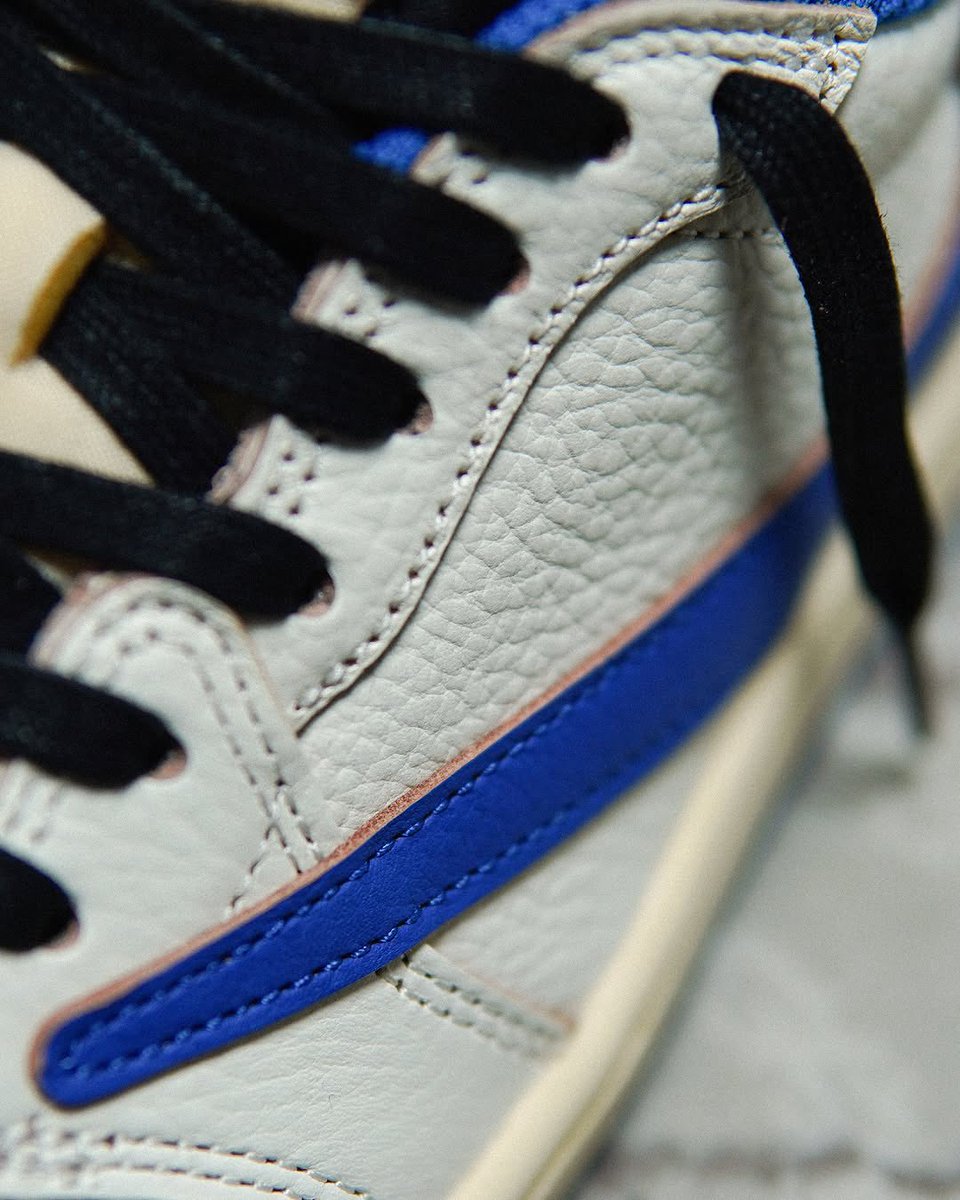 SBDetroit's tweet image. Travis Scott x Fragment x Air Jordan 1 Low OG raffle starts tomorrow 🌵 

FULL DETAILS:  sneakerbardetroit.com/travis-scott-f…