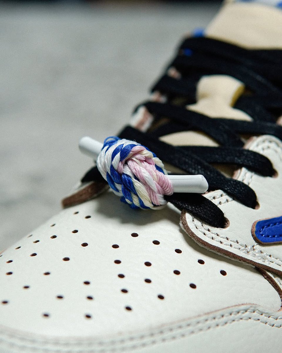 SBDetroit's tweet image. Travis Scott x Fragment x Air Jordan 1 Low OG raffle starts tomorrow 🌵 

FULL DETAILS:  sneakerbardetroit.com/travis-scott-f…