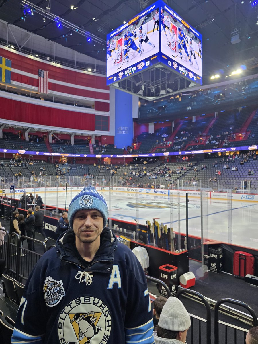 JGookDesign's tweet image. Unreal experience tonight in Sweden, finally got to see Sid and the boys play!