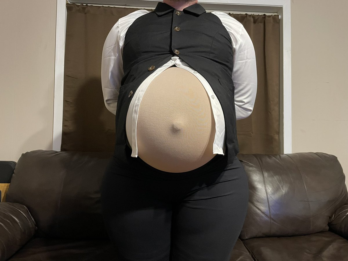 SecretSurrogate's tweet photo. Happy #fakebellyfriday ^^ 

Sorry for the silence, got sick for over a week, have some more pregnant button down and vest as a conciliation ^^ https://t.co/2prZRKilC7