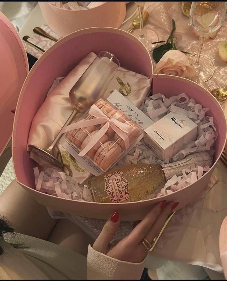 ❤︎  SOHYE BIRTHDAY PARTY

es el día de una de mis diorcitas y me encantó ser invitado a esa hermosa fiesta, traje conmigo a una pequeña ternurita que brilló con su encanto y nos divertimos muchisimo en la fiesta. 

📍En la ascienda Cruxys 

#Birthdayternurin