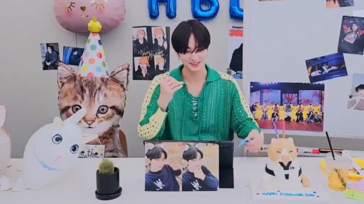 forenhaonlys's tweet image. jungwon greeted by only 6 members 
                                     🤝🏻 
jake’s it’s been a year since i did a birthday live

I CAN’T 😭😭😭