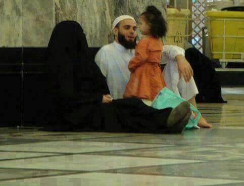 ربنا هب لنا من أزواجنا وذرياتنا قرة أعين واجعلنا للمتقين إماما

[Rabbanā hab lanā min azwājinā waḏurriyyātinā qurrata aʿyunin wa-jaʿalnā lilmuttaqīna imāmā]

Our Lord, give us joy in our spouses and offspring. Make us good examples to those who are aware of You