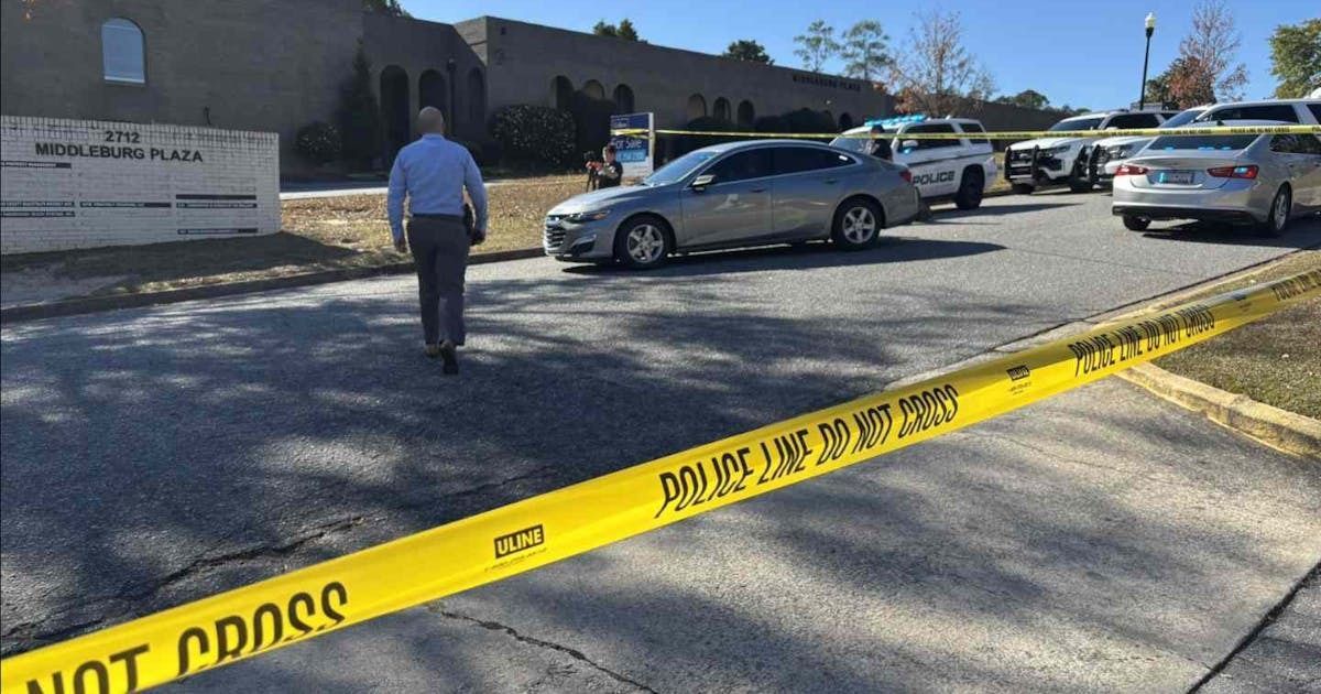 LiveActionNews's tweet image. Shooting incident reported near Planned Parenthood in South Carolina buff.ly/EhO9ueS