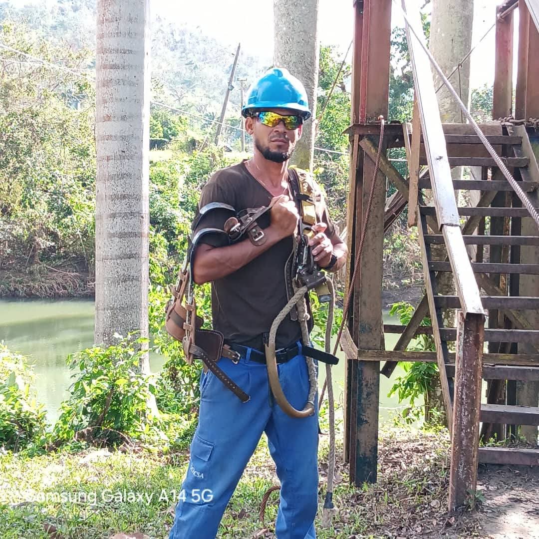 Devolver la comunicación a nuestros clientes en Dagamar, Yateras, fue la tarea principal en el día de hoy. #JuntosPodemosMás #EtecsaTeAcompaña #ETECSA_Guantánamo