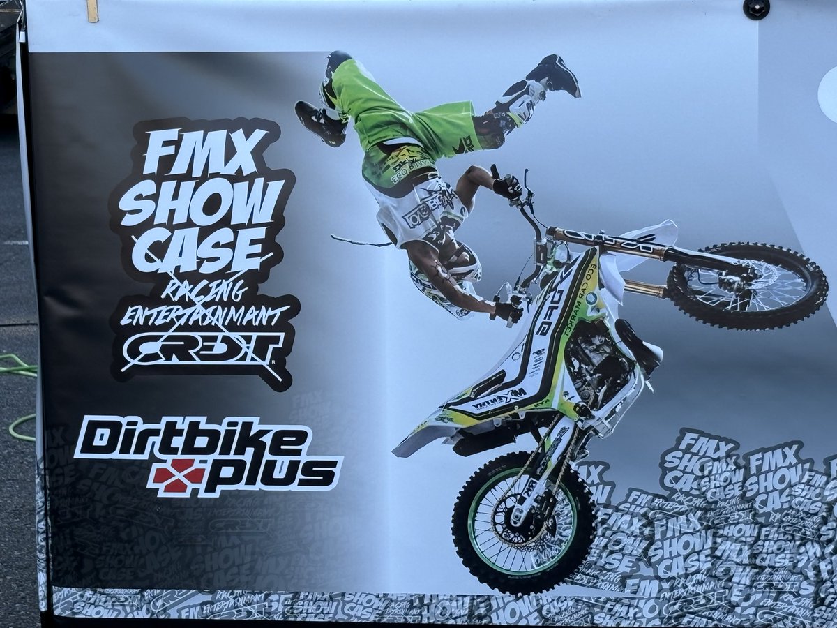 secondrow1's tweet image. BDS柏のバイクセンサー秋の祭典に来ています！　#FMX