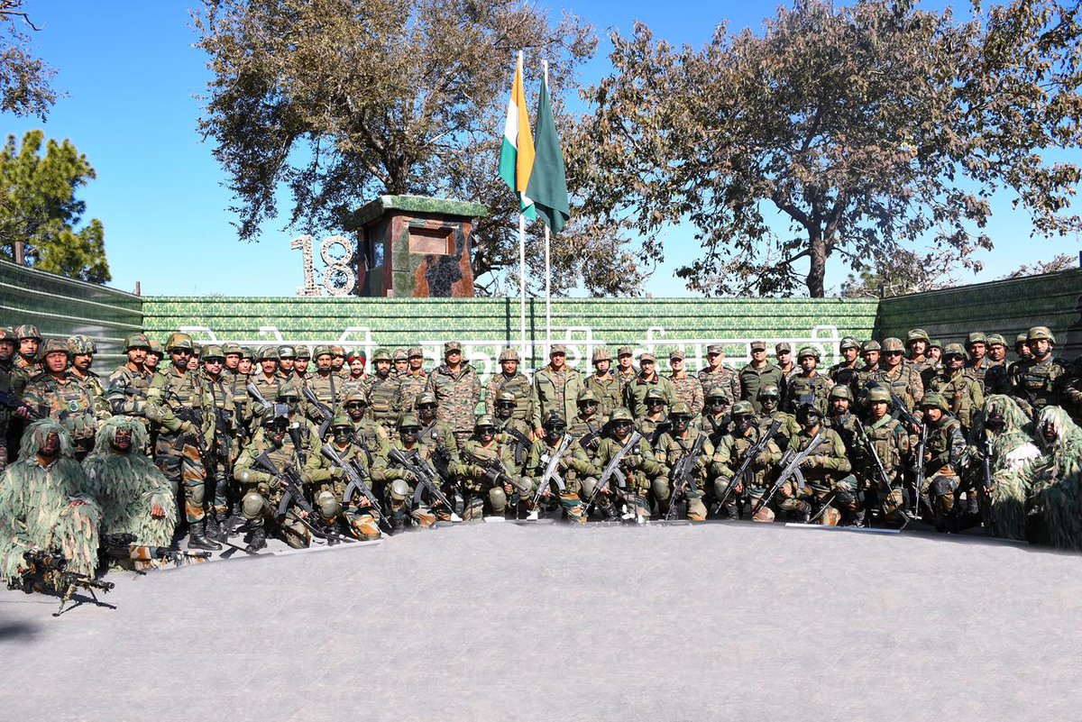 prodefencejammu's tweet image. Lt Gen Pratik Sharma, #ArmyCdrNC, visited #Nowshera and #BimberGali Sectors to review operational preparedness. #ArmyCdrNC interacted with troops along the Line of Control, commending their high morale, professionalism and sustained operational efficiency. He was briefed on…