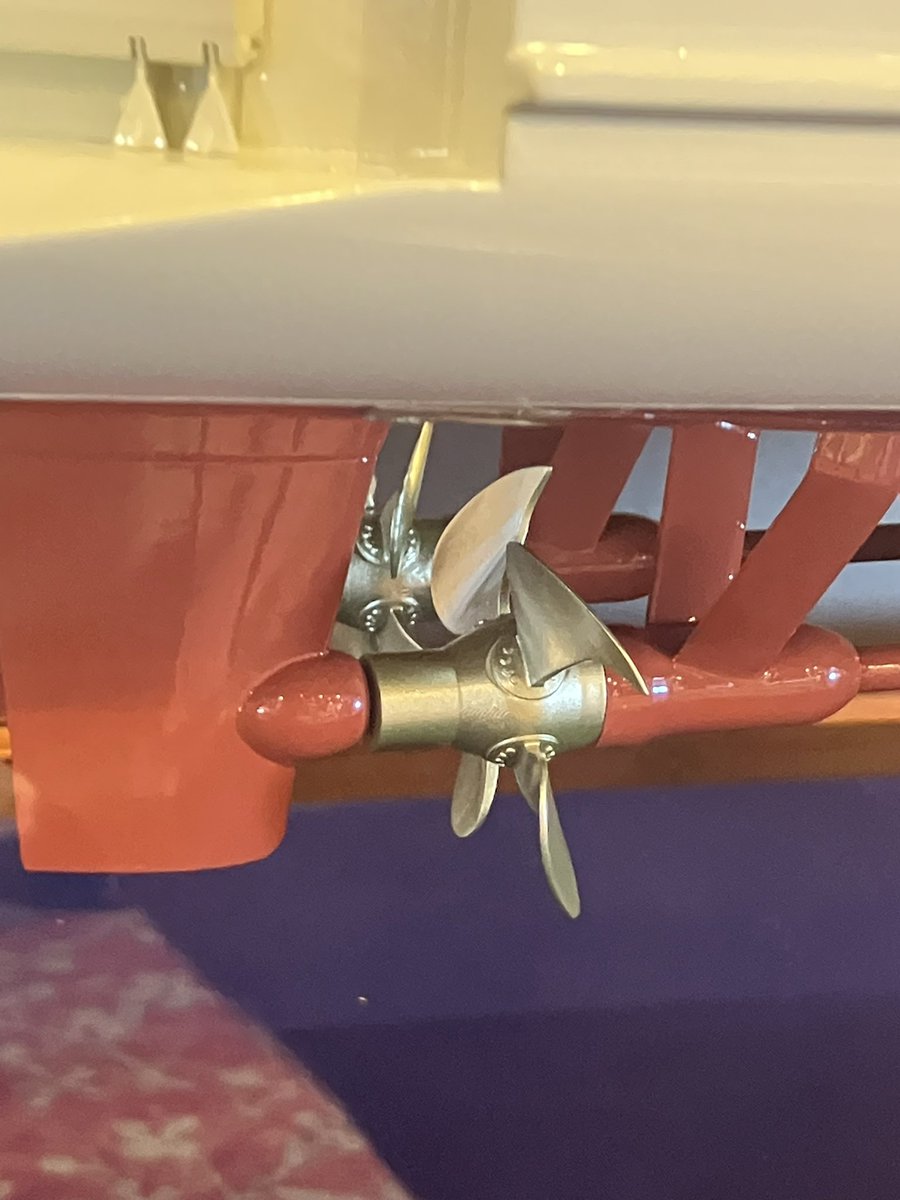 二重反転プロペラじゃないんだ