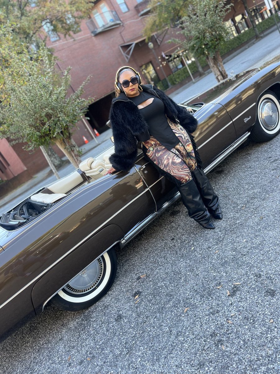 DJQueenofSpades tweet media