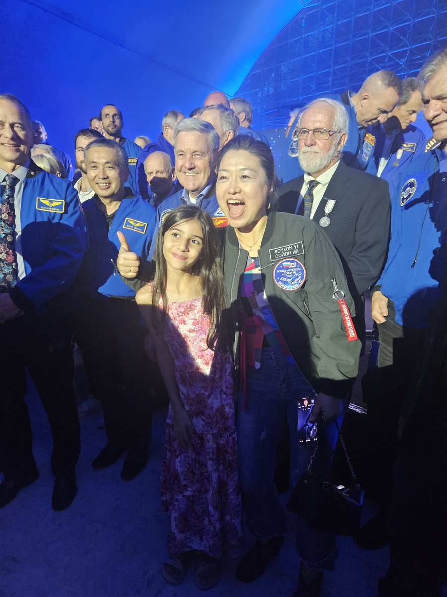 ASE_Astronauts's tweet image. #ASE36 Day 5: At the Closing Ceremony of this year's Planetary Congress at the Latin America Memorial in São Paulo, some ASE members (like @MsCoolAstro spotted here) had the opportunity to meet local children before the formal program began!