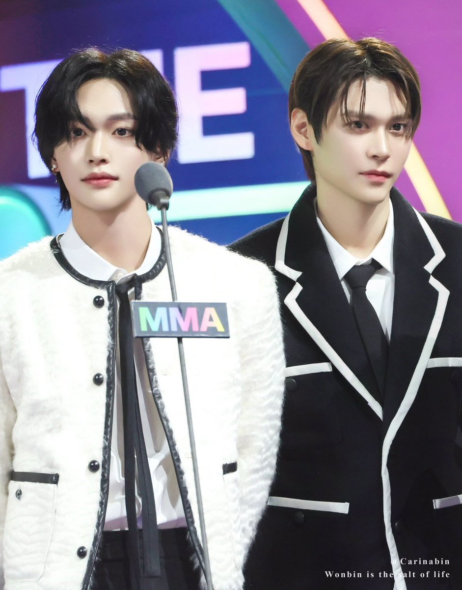 이 미친 투샷을 보기위해 영원히 멜뮤를 기다림
석과비니가 왕자님즈인 이유: