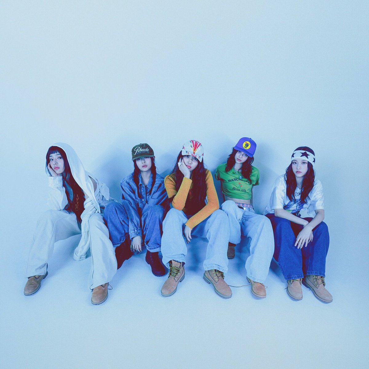 NewJeans_Base's tweet image. HYBE reportedly intentionally pursued minor members&apos; parents (Haerin and Hyein) and threatened them with penalty fees if they don&apos;t return.

ADOR then deliberately released the return of only two members without responding to Hanni, Minji and Danielle.

n.news.naver.com/article/015/00…