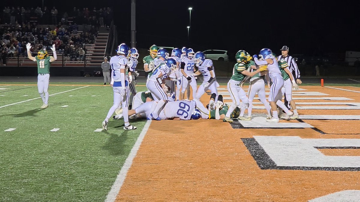 EdgarFootball17's tweet image. Edgar scores again at the 4:53 mark in the second quarter. The score is now Edgar 14 Mondovi 0. #WildcatPride