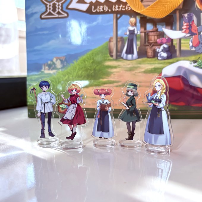 アクスタセット!と、紙袋です
アクスタはゲーム内の立ちコマのアップグレード版として使えます〜
…が、普通に飾ってもいいな〜
両面印刷なのが何気によい 