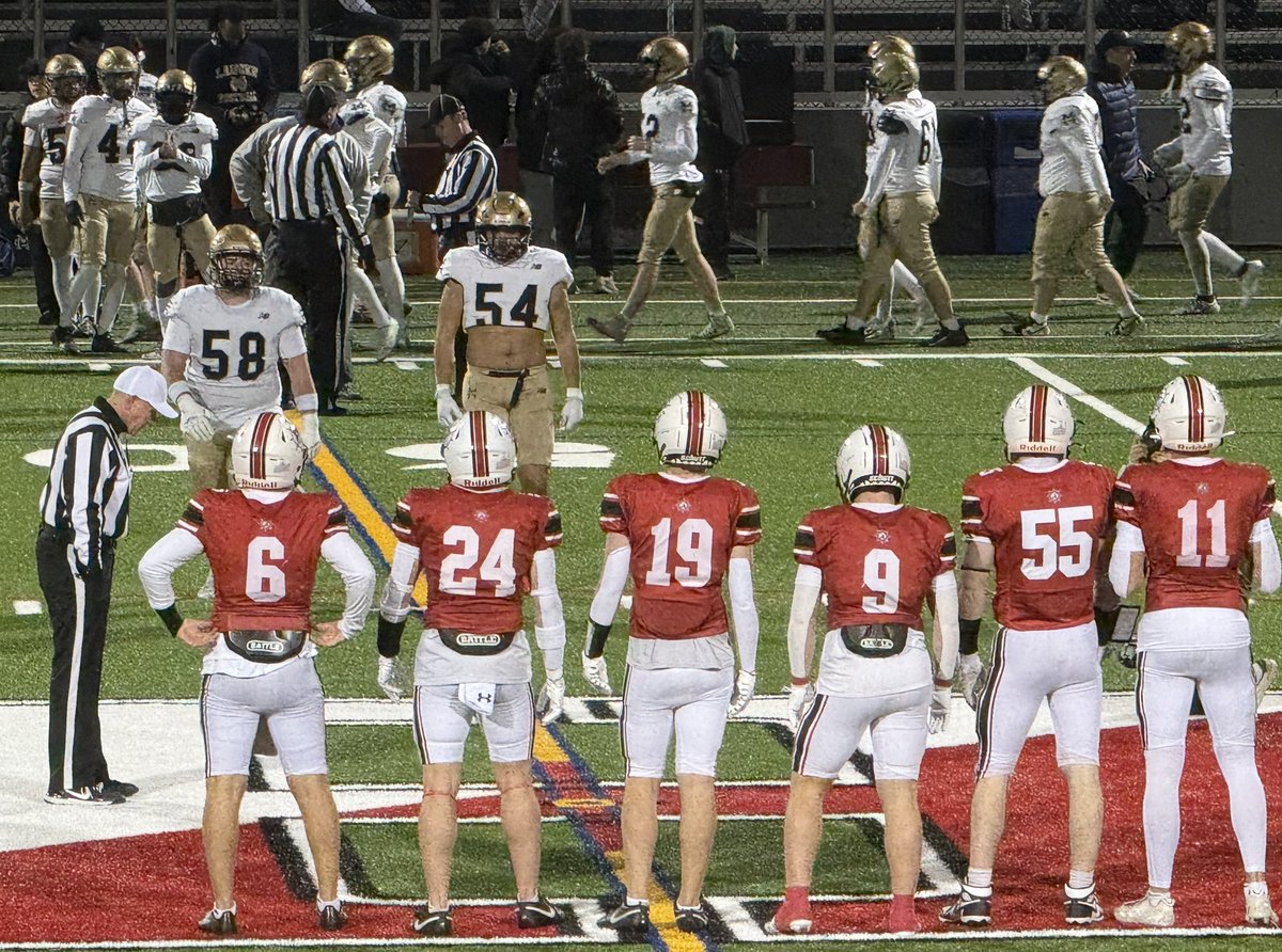 Dormant all game, Hingham’s offense wakes up. Two Varholak to Reale connections totaling 68 yards put the ball into the end zone. Lancers 20, Hingham 13.