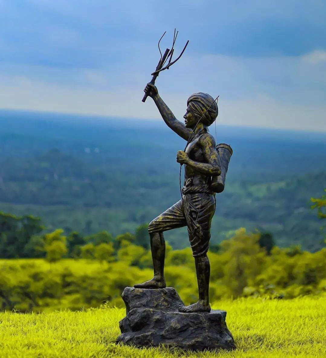 "उलगुलान" का संदेश देने वाले, स्वतंत्रता और स्वाभिमान के महान योद्धा बिरसा मुंडा को जयंती पर शत-शत नमन।
उनकी विरासत आने वाली पीढ़ियों को दिशा देती रहे। 🌱✨
जोहार साथियों 🙏🏻🤜🏻🤛🏻
#BirsaMunda
 #धरती_आबा_बिरसा_मुंडा