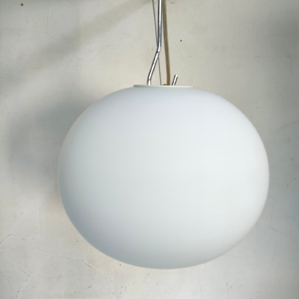 OneCoinRecycle's tweet image. 東京都 港区にてお引越しに伴い
#FLOS #グローボール #ジャスパーモリソン
を出張買取致しました。

出張買取のご依頼も
随時受けております！

引越しや建て壊しなどから出る
不用品はまとめて出張買取の
ワンコインリサイクルにお任せ下さい！  

☎0120-105-513

買取日誌
10kaitori.com/news/