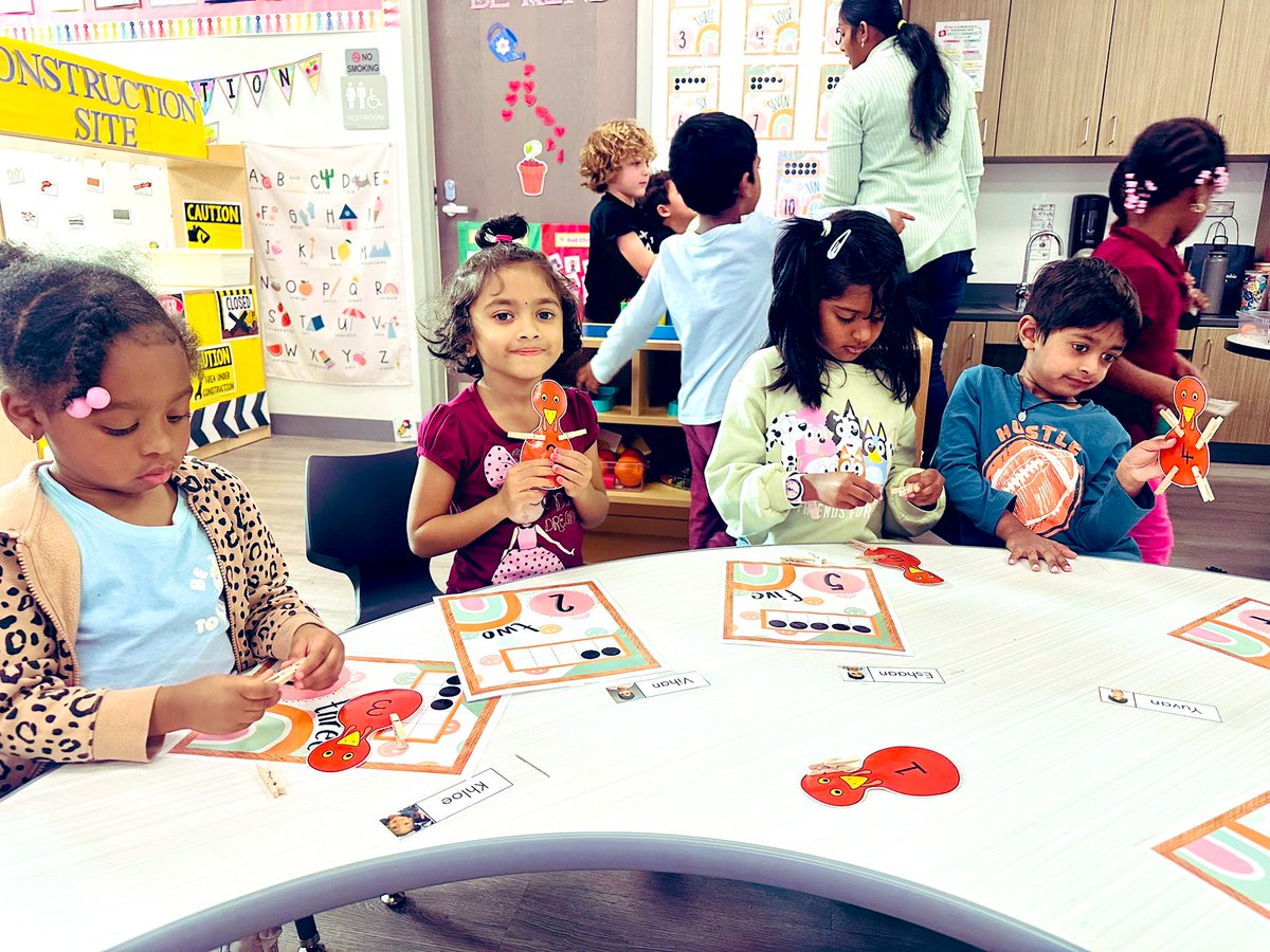 RemyaPreKMagic's tweet image. Did someone say #MATH? Because we were all in this week! 
#Counting ✔️
One-to-one correspondence ✔️
Height &amp;amp; length ✔️
#Measurement #attributes ✔️
#Patterns ✔️
#prek #calhounconnects #math #mathematicians #thinking