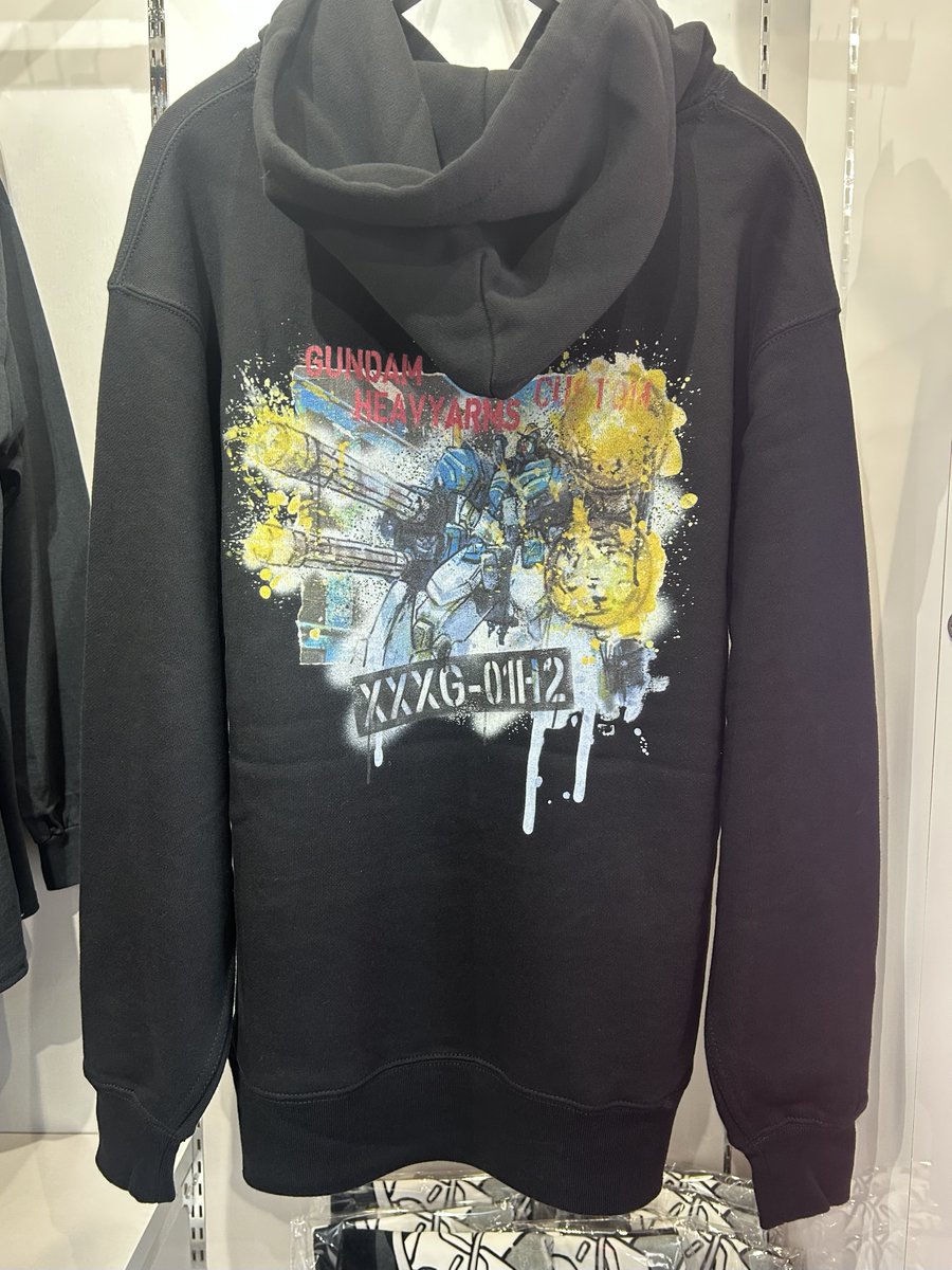 【本日発売】

glamb『新機動戦記ガンダムW EW』

・ロングスリーブTシャツ アルトロンガンダム
　M/L/XL　12,100円(税込)

・ガンダムヘビーアームズ改 フーディー
　M/L/XL　22,000円(税込)

※ウイングガンダムゼロ シャツは12月発売予定

多賀店　☎0749-47-3228