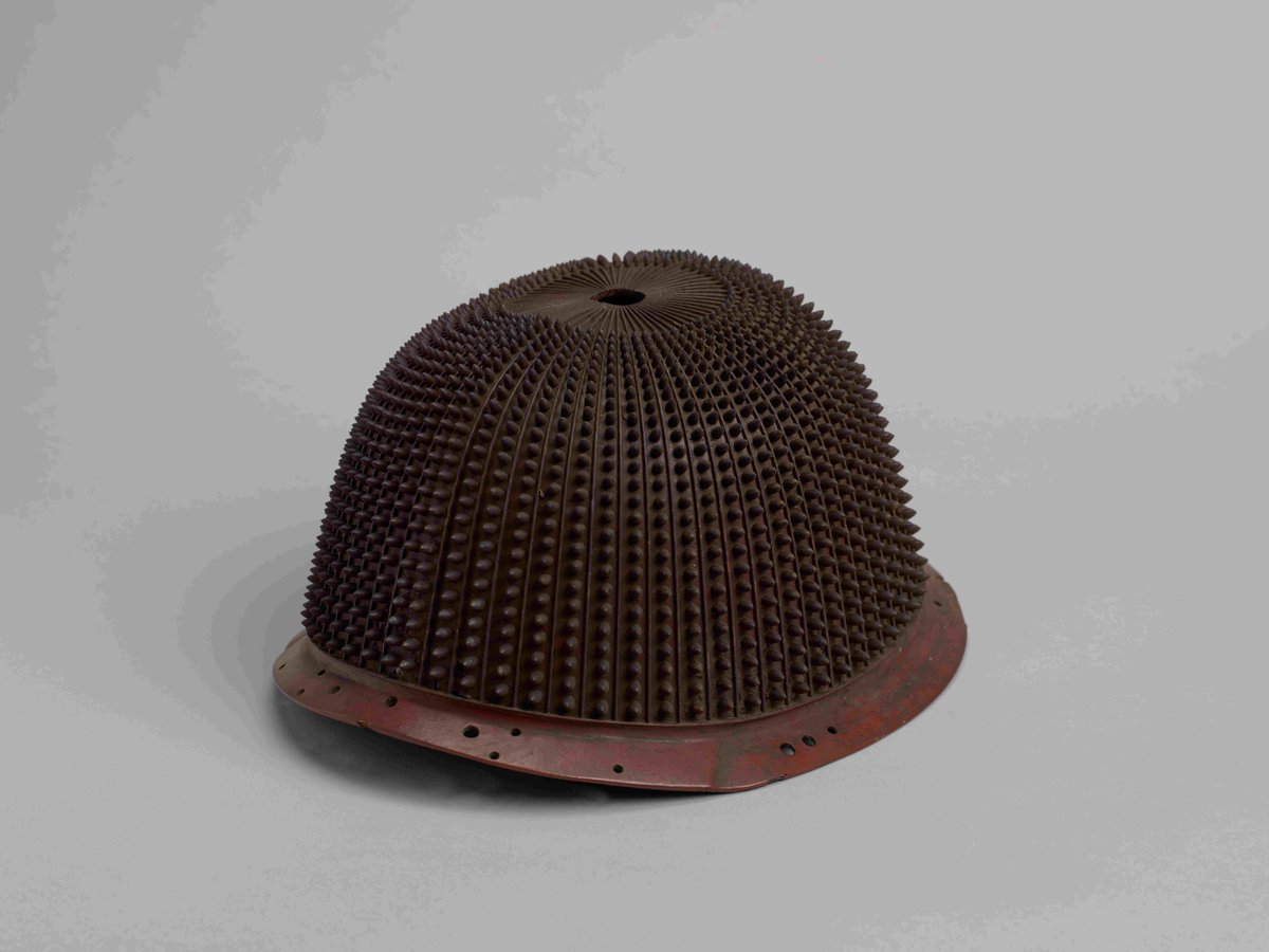 🪖初公開！1900年パリ万博出品の兜🪖 パリ万博の時代、武具は日本
