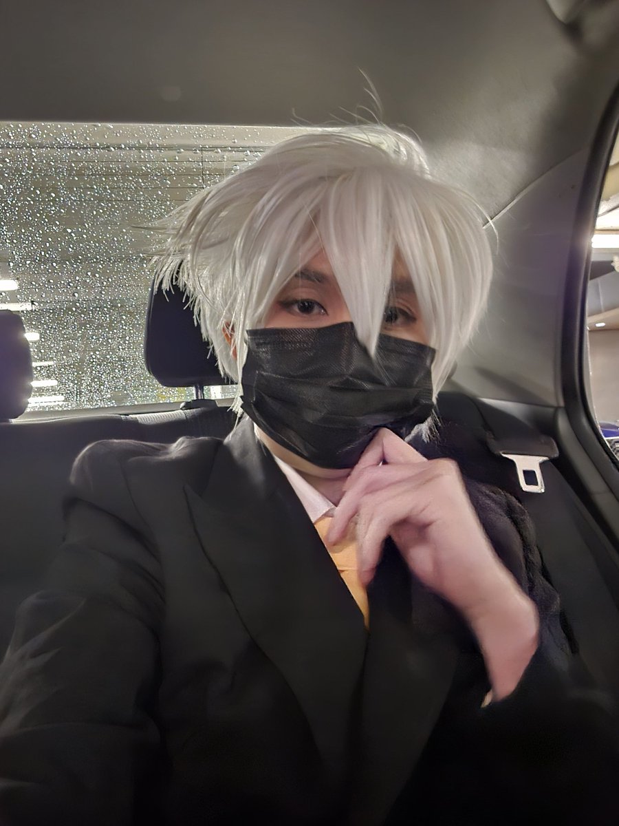 rezmagecosplay's tweet photo. We arrived too early so let's selfie ☺️ https://t.co/xfDzvSDlMS