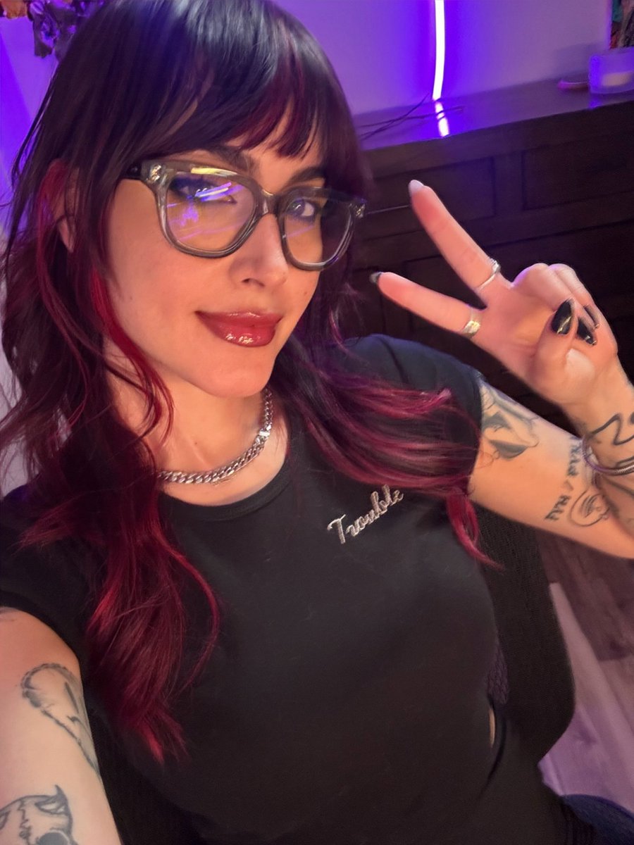 Starting #Dispatch tonight! Come hang out :3 twitch.tv/vivivillain