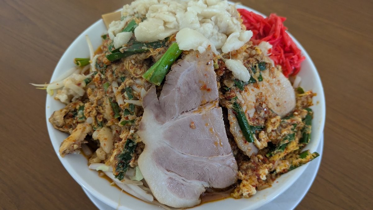 gnkb5566's tweet photo. 仙台市青葉区山手町
#ラーメンジャパン　様
宮崎辛G麺1,100円也
大変失礼ながら
辛旨いそのクオリティの高さに脱帽…
卵に青菜、鶏肉？らが鷹の爪とコンボ
自家製極太ワシワシ麺と
相性抜群で腹パン必至です😊
寒い日にも最高☺️
ごちそうさまでした✨️
#ラーメン　#仙台市ラーメン　#G系　#マシマシ https://t.co/ioEOY2dnqQ