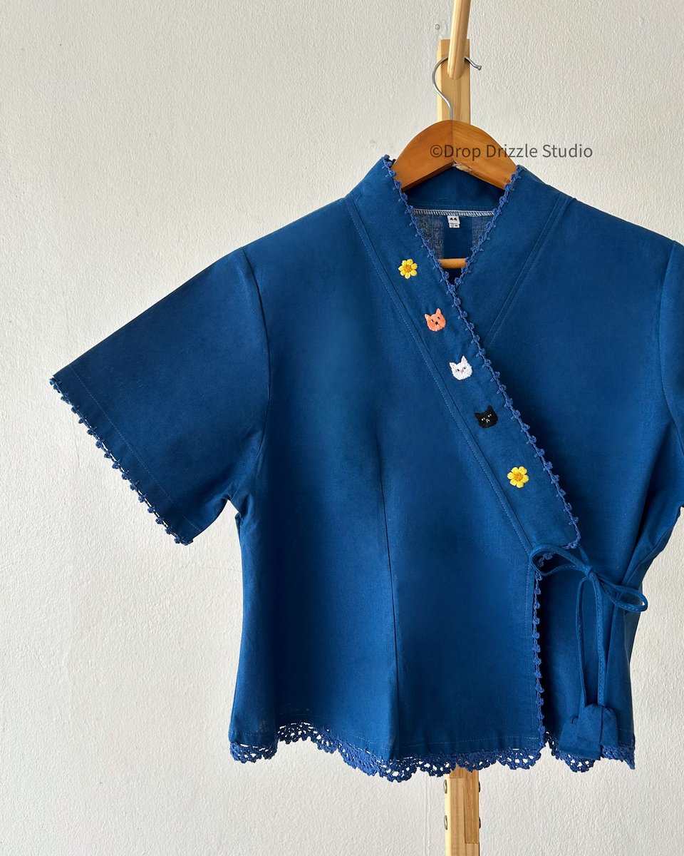 dropdrizzle_stu's tweet image. ใครชอบใส่เสื้อพื้นเมืองภาคเหนือฝากตัวด้วยจ้าว งานปักมือสไตล์มินิมอลน่ารักๆ ค่ะ เราทำเองทุกชิ้น 🪡🧵

ขอบคุณพื้นที่ด้วยนะคะ 🌿