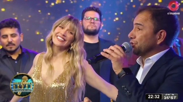 Muchos brillos, un look bomba y una sonrisa acompañada de emoción ✨🤍. Que nos brindó una preciosa noche junto a Laurita, nuestra conductora favorita. ¡#BienvenidosAGanar 📺🎶!