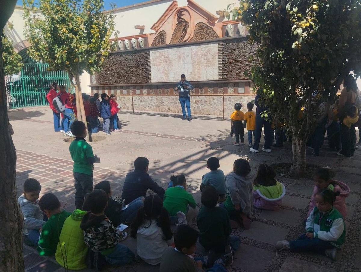 Issste_Zac's tweet image. 🟦 Visita guiada al Museo de la Toma

Las y los niños de 3º de preescolar de la EBDI 27 disfrutaron una visita guiada al Museo de la Toma, en el cerro de La Bufa.
Una experiencia llena de historia, aprendizaje y curiosidad que fortalece su desarrollo y vínculo.